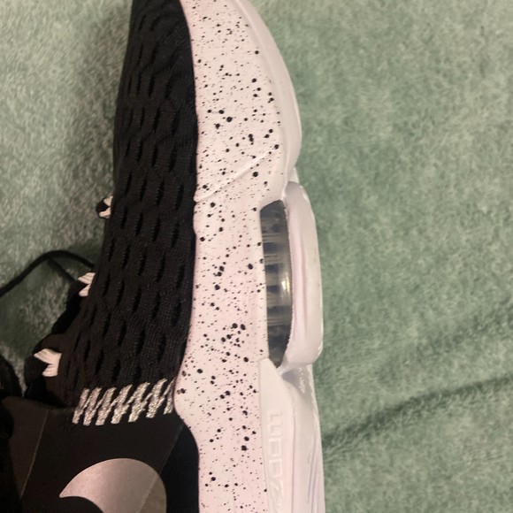 (SOLD) NWOB Nike Lebron "Witness 5" Shoes - Picture 8 of 11